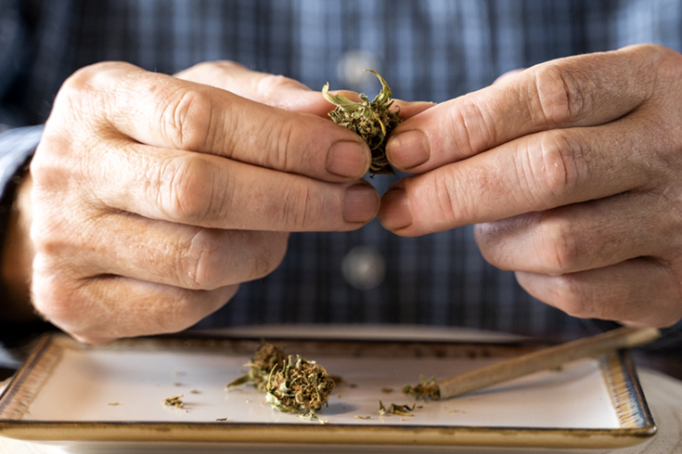 how to grind weed without grinder